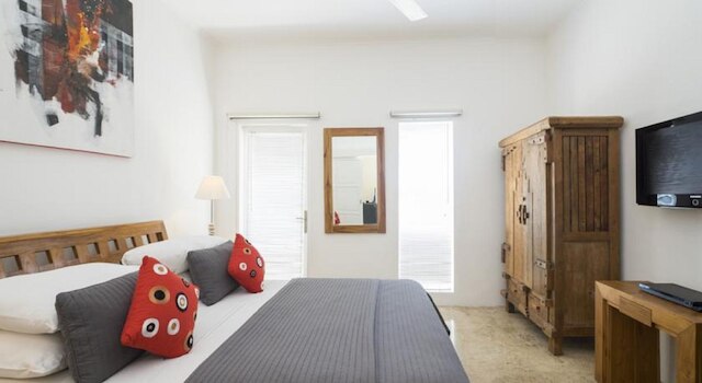 ビーチ メラティ アパートメンツ