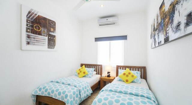 ビーチ メラティ アパートメンツ