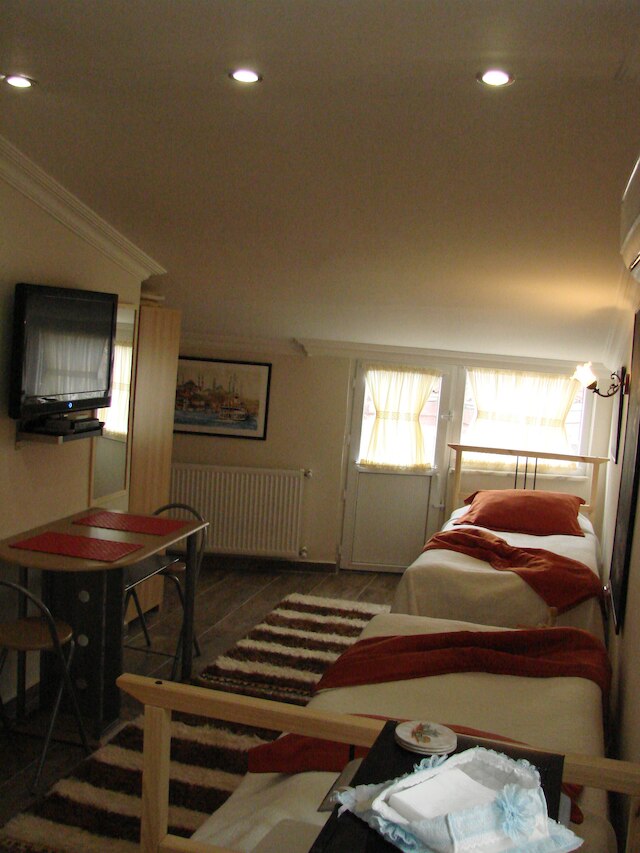 ヴォラーレ アパーツ