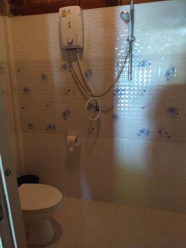 ジャングル ヒル ビーチ バンガロー