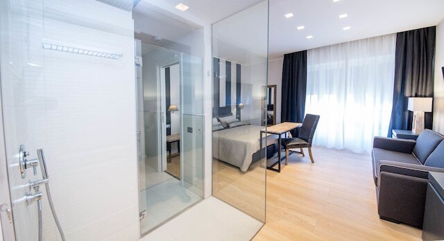 スイート 136 ラグジュアリー ルームズ