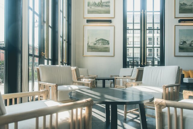 ブリ シリ ホテル