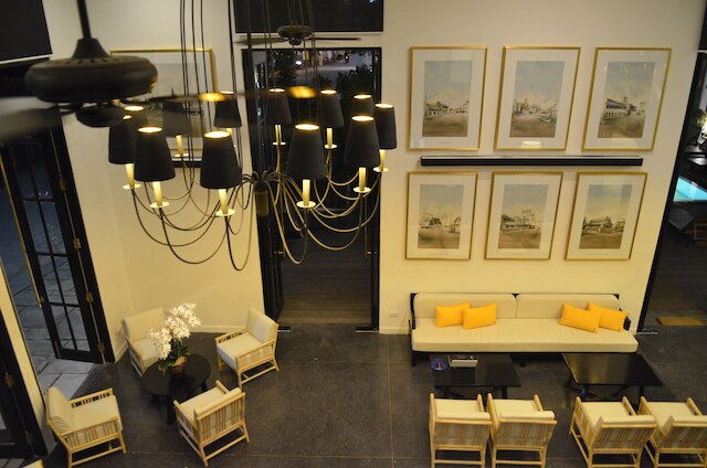 ブリ シリ ホテル