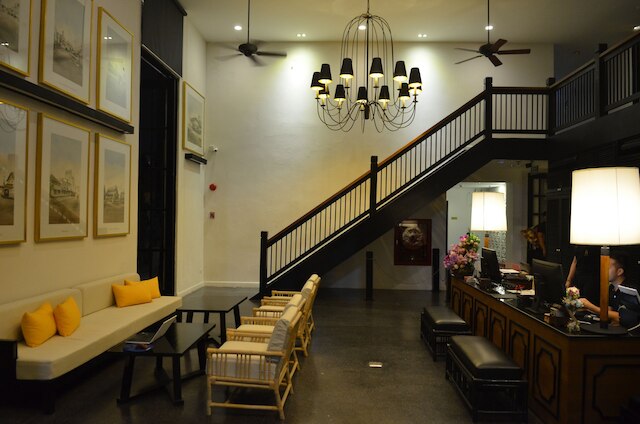 ブリ シリ ホテル