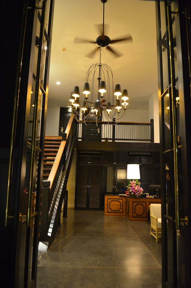 ブリ シリ ホテル