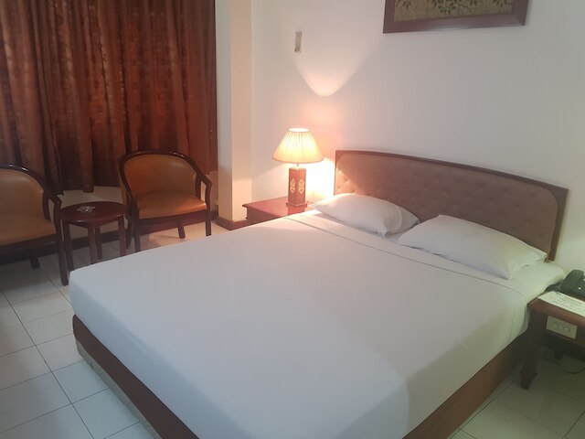 ホテル スルヤ バル