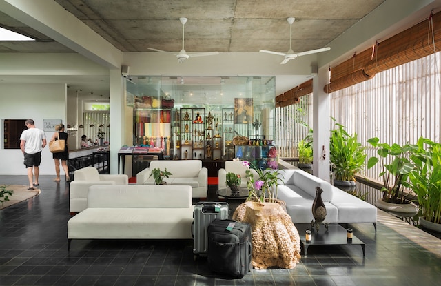 ヒルロックス ホテル & スパ