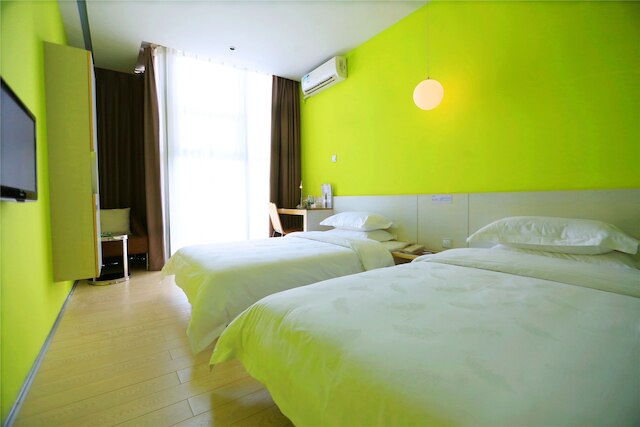 カラー イン深セン東門ブランチ (深圳卡羅精品酒店東門店)