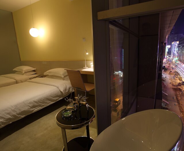 カラー イン深セン東門ブランチ (深圳卡羅精品酒店東門店)