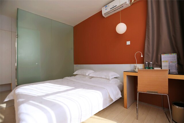 カラー イン深セン東門ブランチ (深圳卡羅精品酒店東門店)