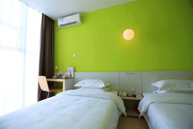 カラー イン深セン東門ブランチ (深圳卡羅精品酒店東門店)