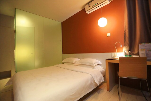 カラー イン深セン東門ブランチ (深圳卡羅精品酒店東門店)