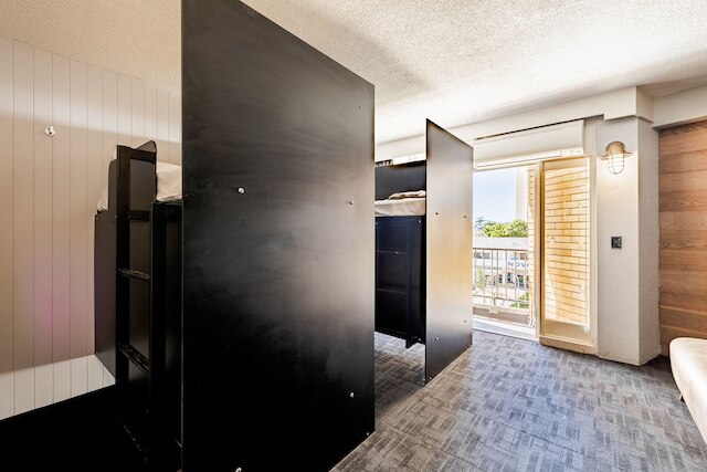 バンク サーファーズ パラダイス - インターナショナル バックパッカー ホステル