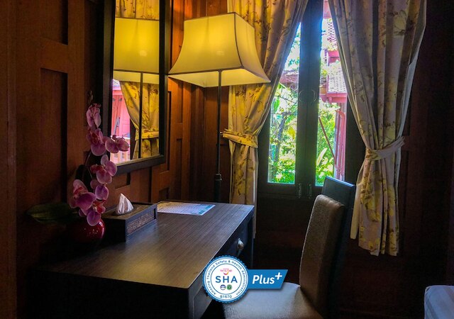 バーン アムパワ リゾート & スパ