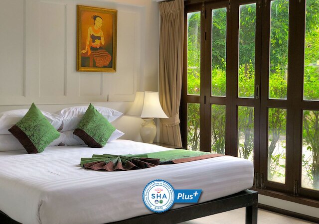 バーン アムパワ リゾート & スパ