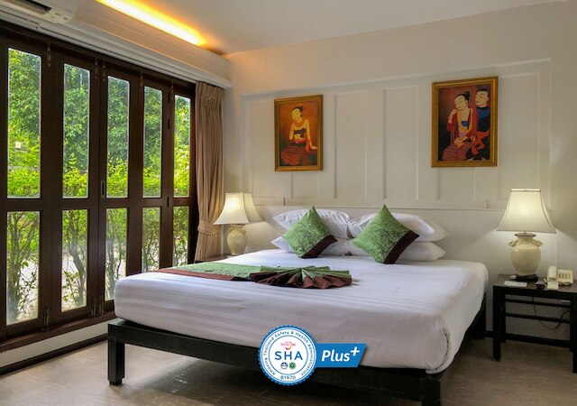 バーン アムパワ リゾート & スパ