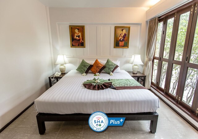 バーン アムパワ リゾート & スパ