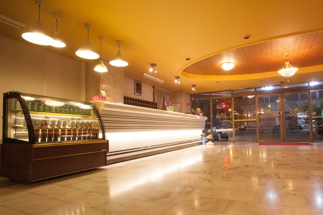 ジーン ローン ハイアット ホテル (金龍海悦大飯店)