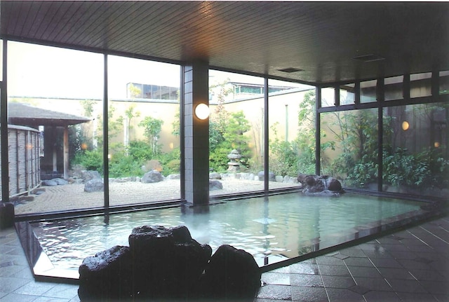 夕景湖畔 すいてんかく