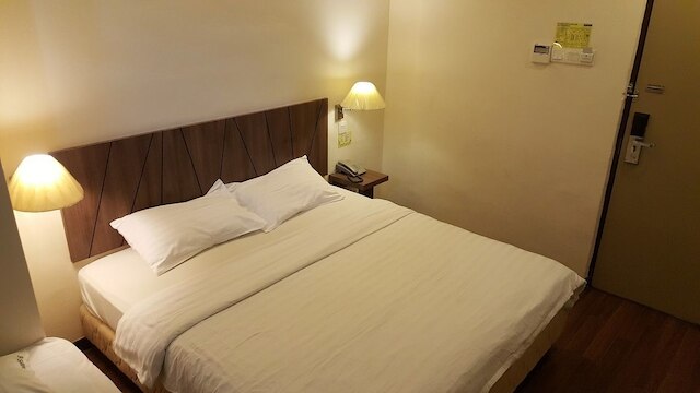 9 スクエア ホテル