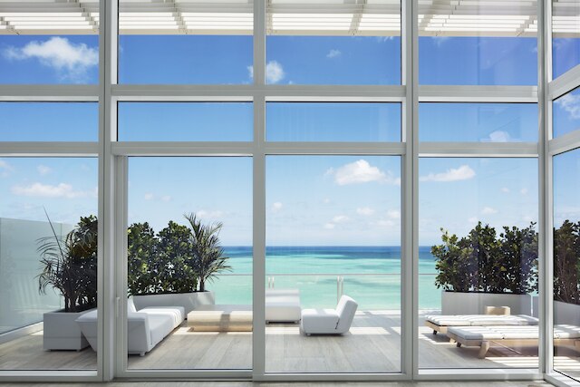 フォー シーズンズ ホテル アット ザ サーフ クラブ