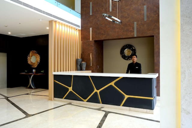 サロバー ポルティコ オウター リング ロード バンガロール