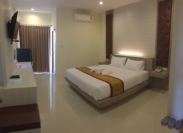 チャンスダー レイク ビュー ホテル