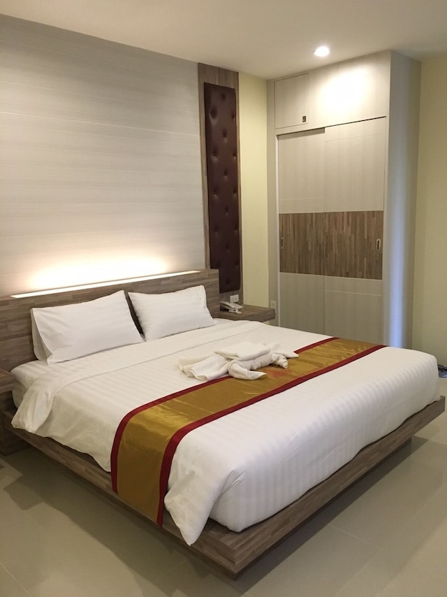 チャンスダー レイク ビュー ホテル