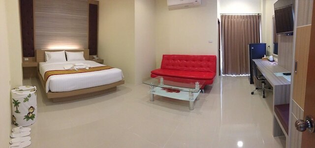 チャンスダー レイク ビュー ホテル