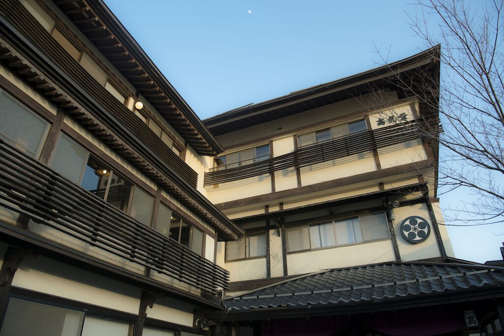 6.深山荘 高見屋