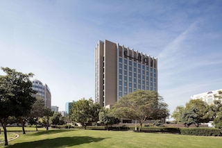 ローブ シティ センター デイラ