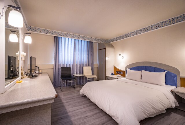 ゴールデン フェニックス ホテル (金鳳凰商務旅館)