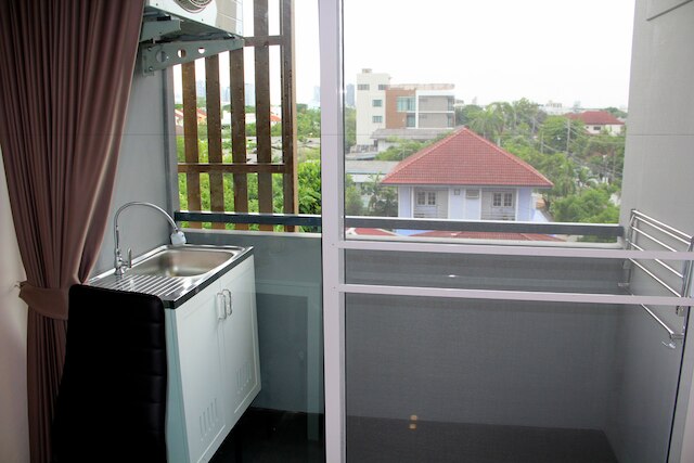 ザ アーニ スクンビット 101