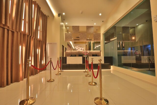 スプリーム ホテル