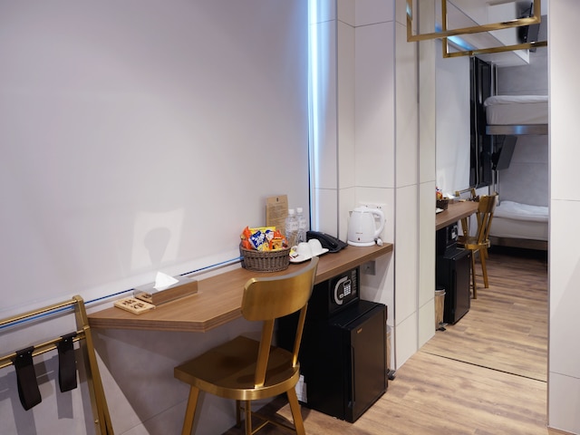 ホテル リラックス V (旅樂序精品旅館)