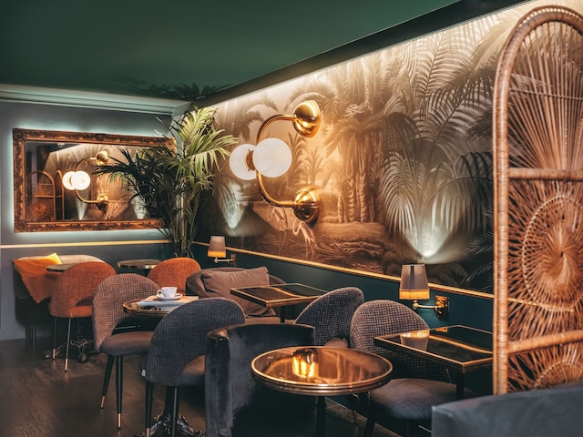 スノッブ ホテル