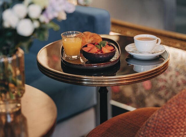 スノッブ ホテル