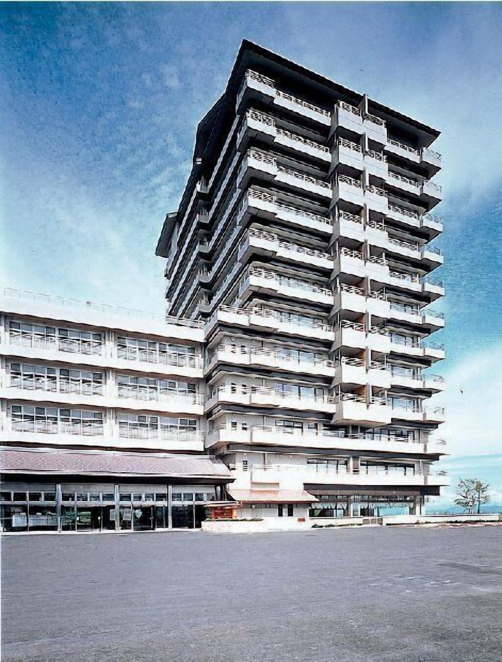 4.琵琶湖グランドホテル・京近江