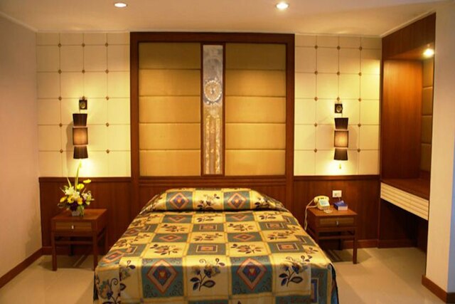 ロイヤル ツインズ パレス ホテル