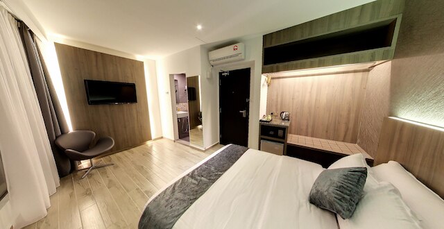 フローラ バイ クロスローズ ホテル