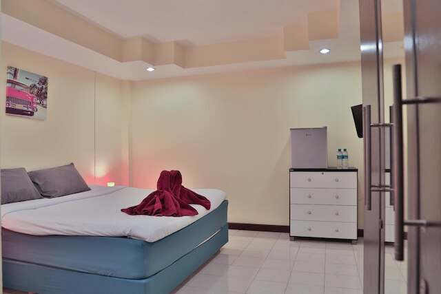 ハリーズ ホテル、バー & レストラン