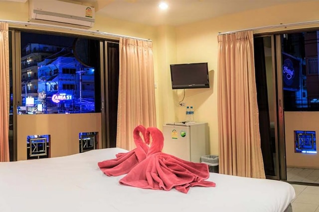 ハリーズ ホテル、バー & レストラン