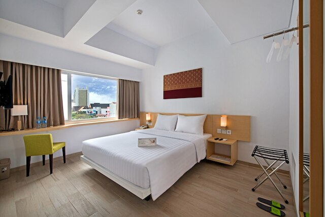 ウィズ プライム ホテル スディルマン ペカンバル