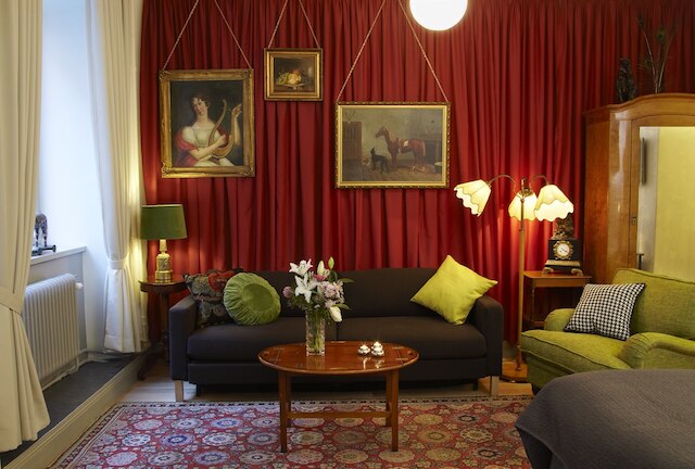 レディー ハミルトン アパートメンツ