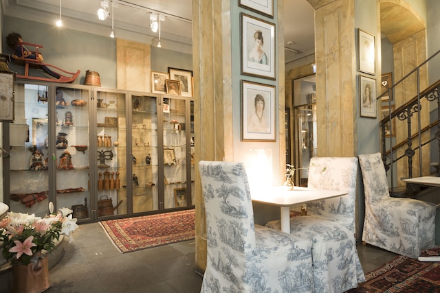 レディー ハミルトン アパートメンツ