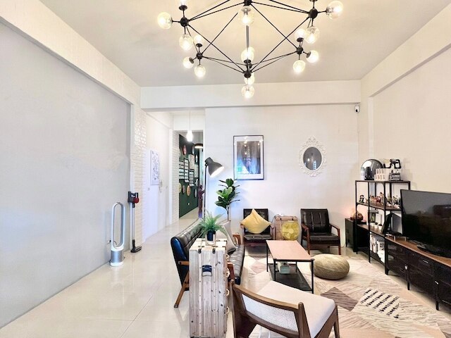 スリー ブラザーズ B&B (三兄弟民宿)