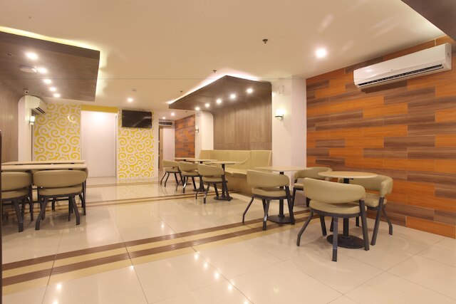 ホテル 99 モニュメント カロオカン