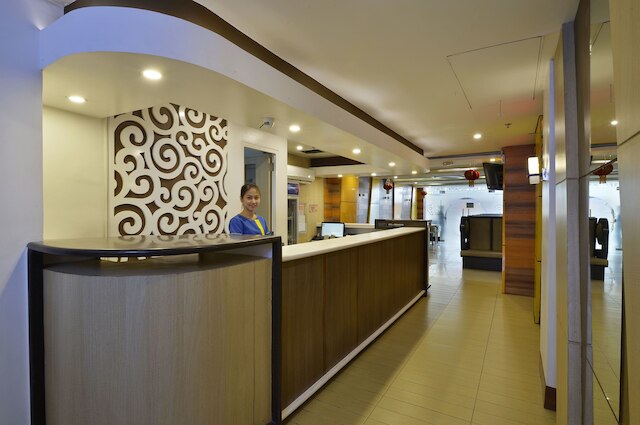 ホテル 99 モニュメント カロオカン