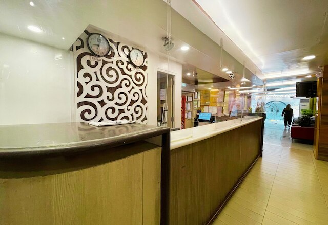 ホテル 99 モニュメント カロオカン