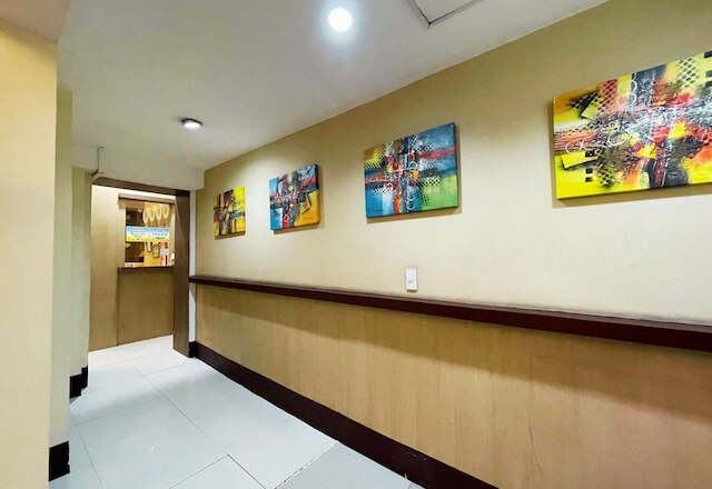 ホテル 99 モニュメント カロオカン